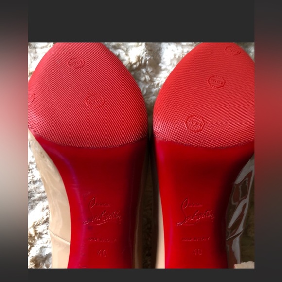 Authentic CHRISTIAN LOUBOUTIN
Very Prive 120 Patent Leather Pumps
Size: 10 - Picture 6 of 7